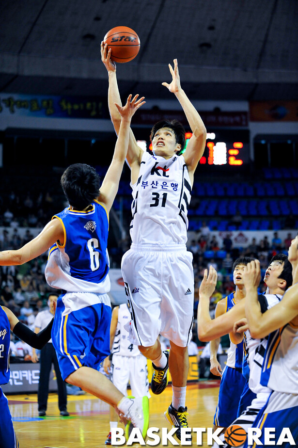 KT 장재석