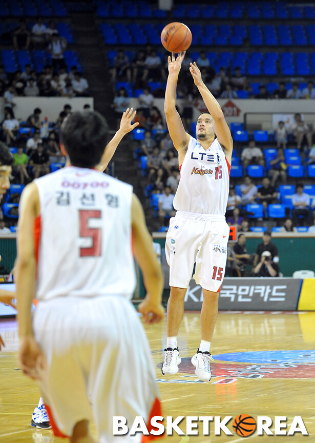 김민수