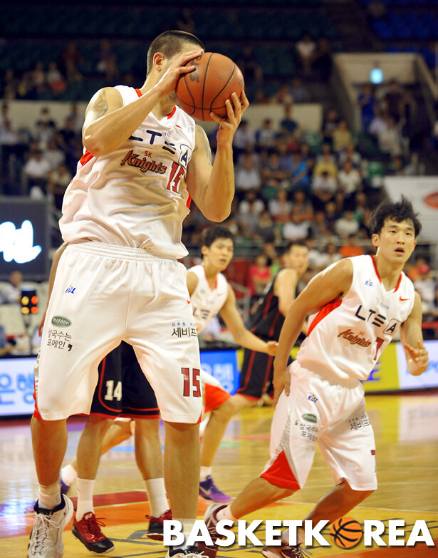 김민수