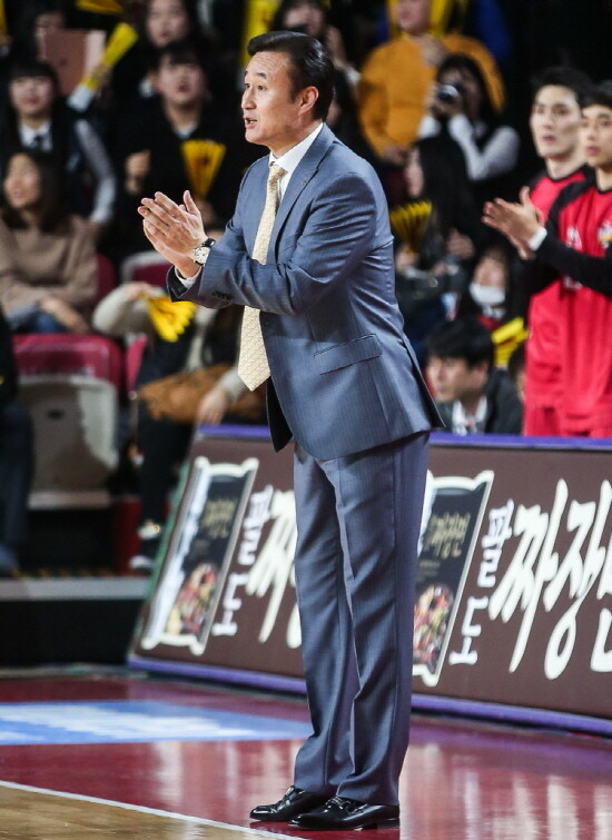 김진 감독