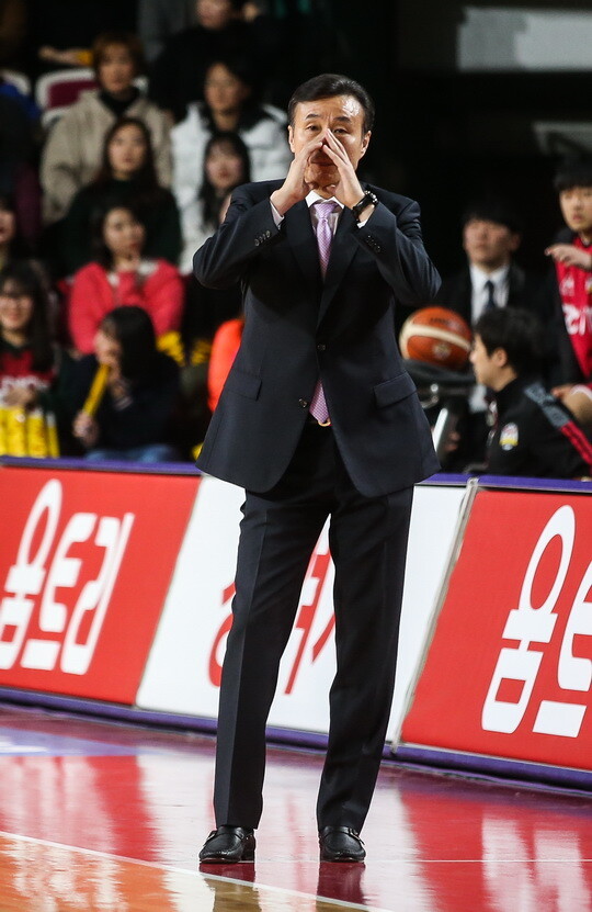김진 감독